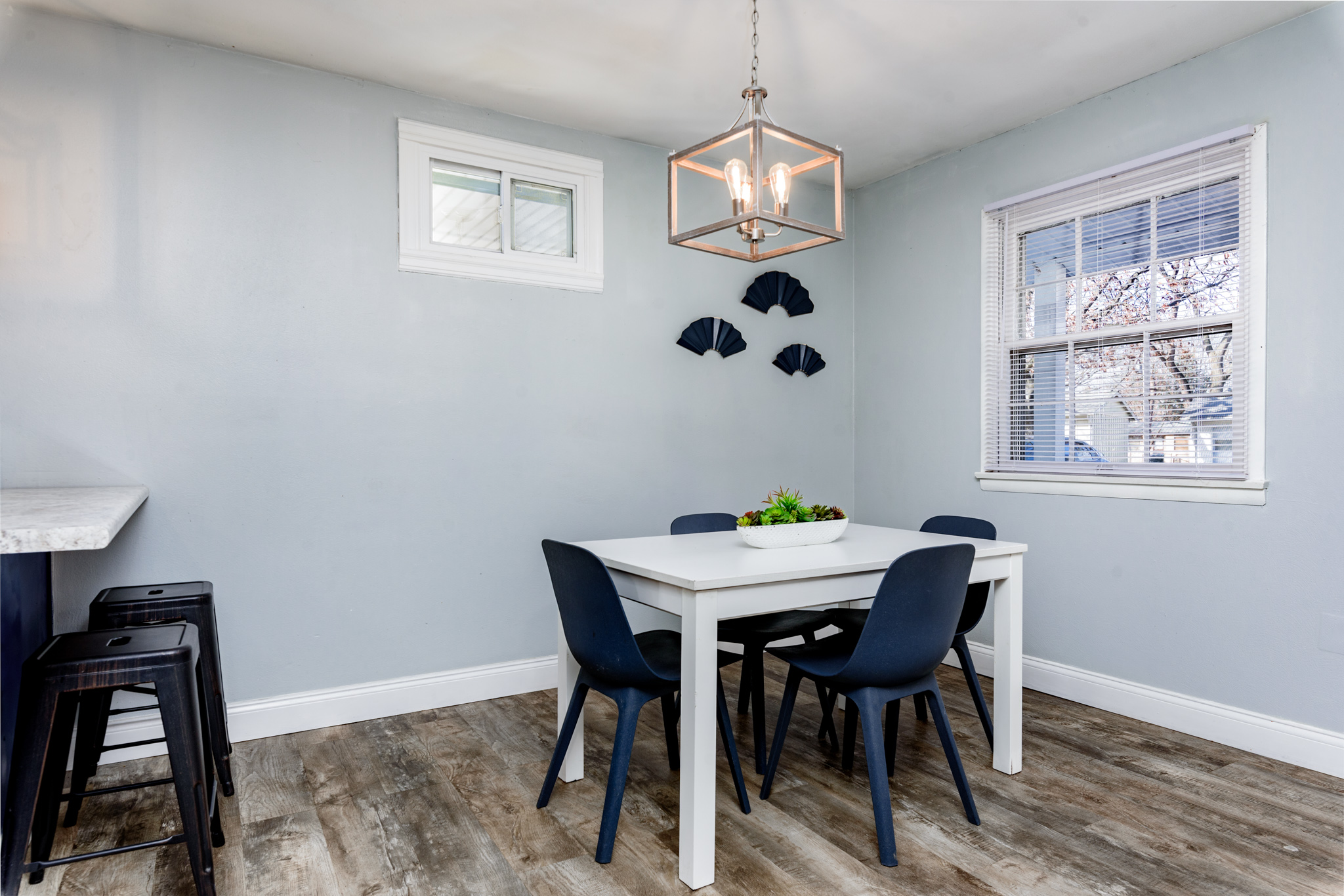 3 Bedrooms Bedrooms, ,1 BathroomBathrooms,Woodford Rentals,For Rent,1172