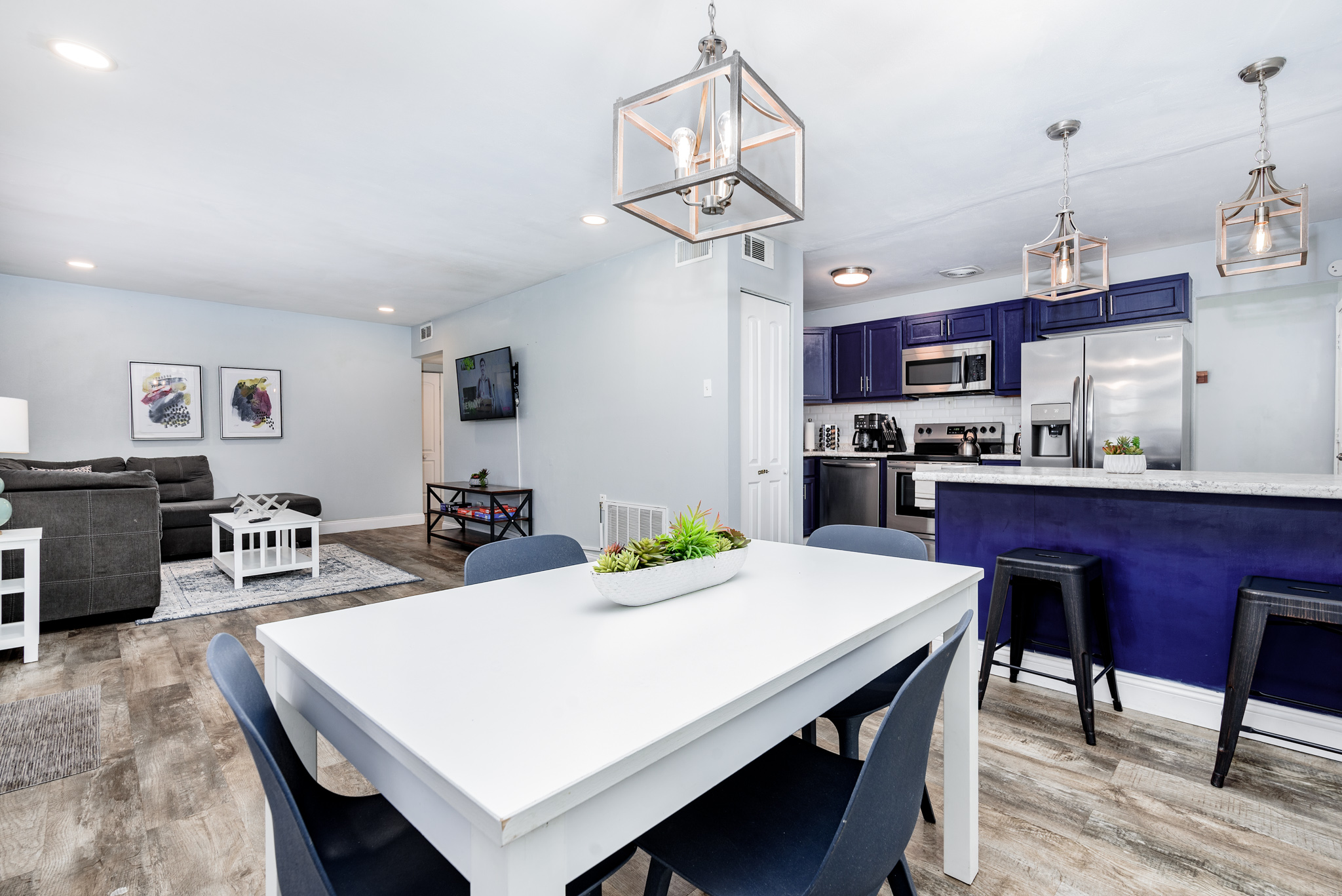 3 Bedrooms Bedrooms, ,1 BathroomBathrooms,Woodford Rentals,For Rent,1172