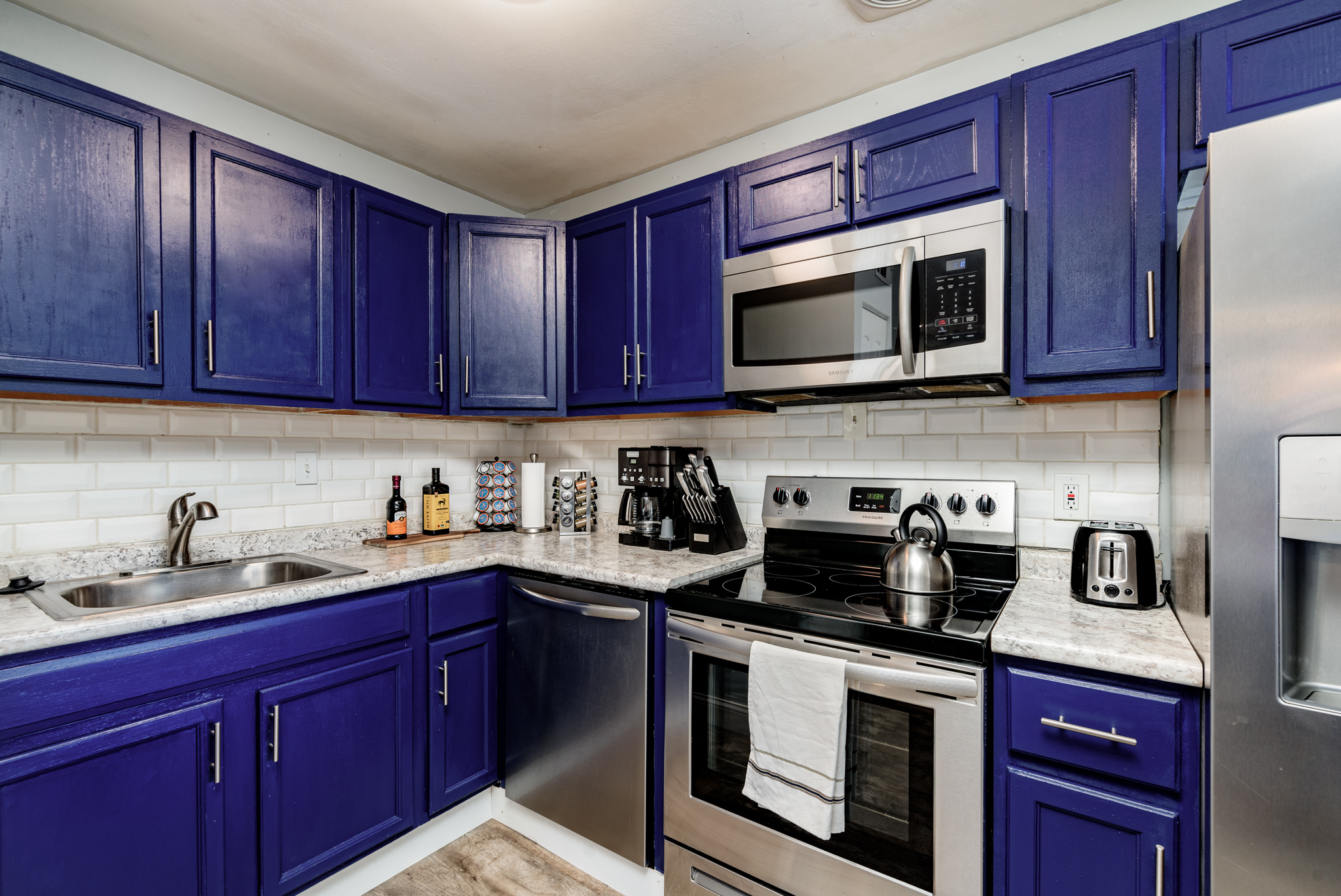 3 Bedrooms Bedrooms, ,1 BathroomBathrooms,Woodford Rentals,For Rent,1172