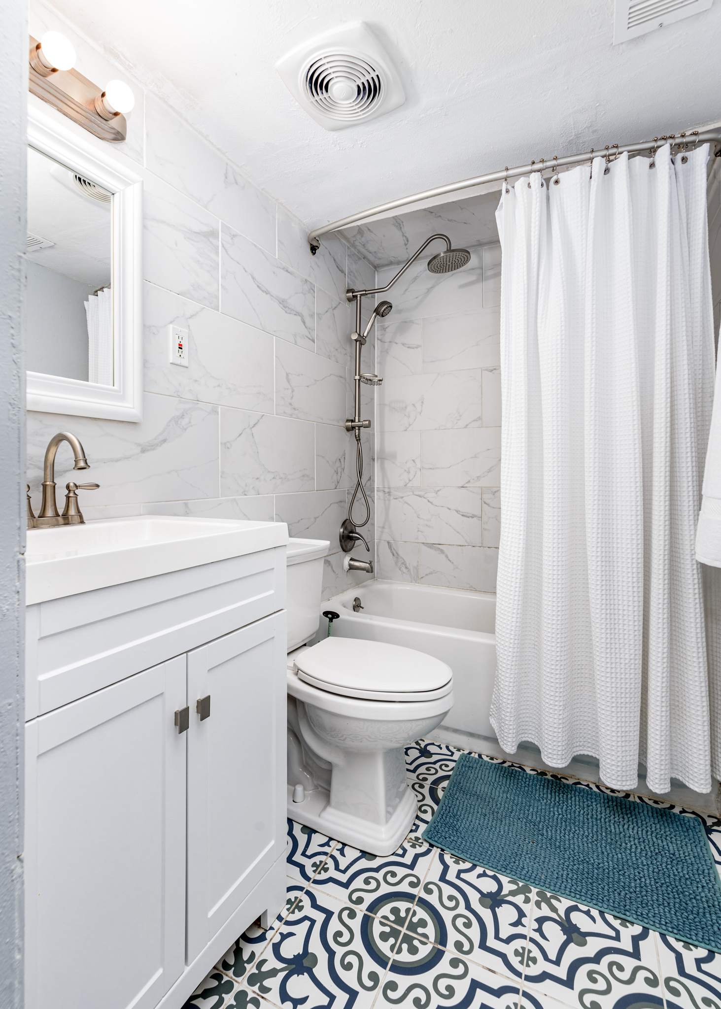 3 Bedrooms Bedrooms, ,1 BathroomBathrooms,Woodford Rentals,For Rent,1172
