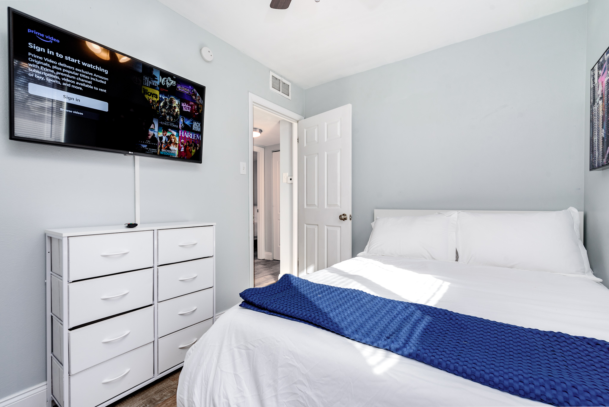 3 Bedrooms Bedrooms, ,1 BathroomBathrooms,Woodford Rentals,For Rent,1172