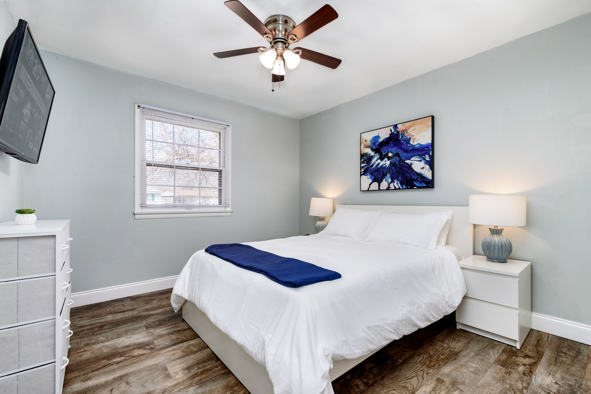 3 Bedrooms Bedrooms, ,1 BathroomBathrooms,Woodford Rentals,For Rent,1172