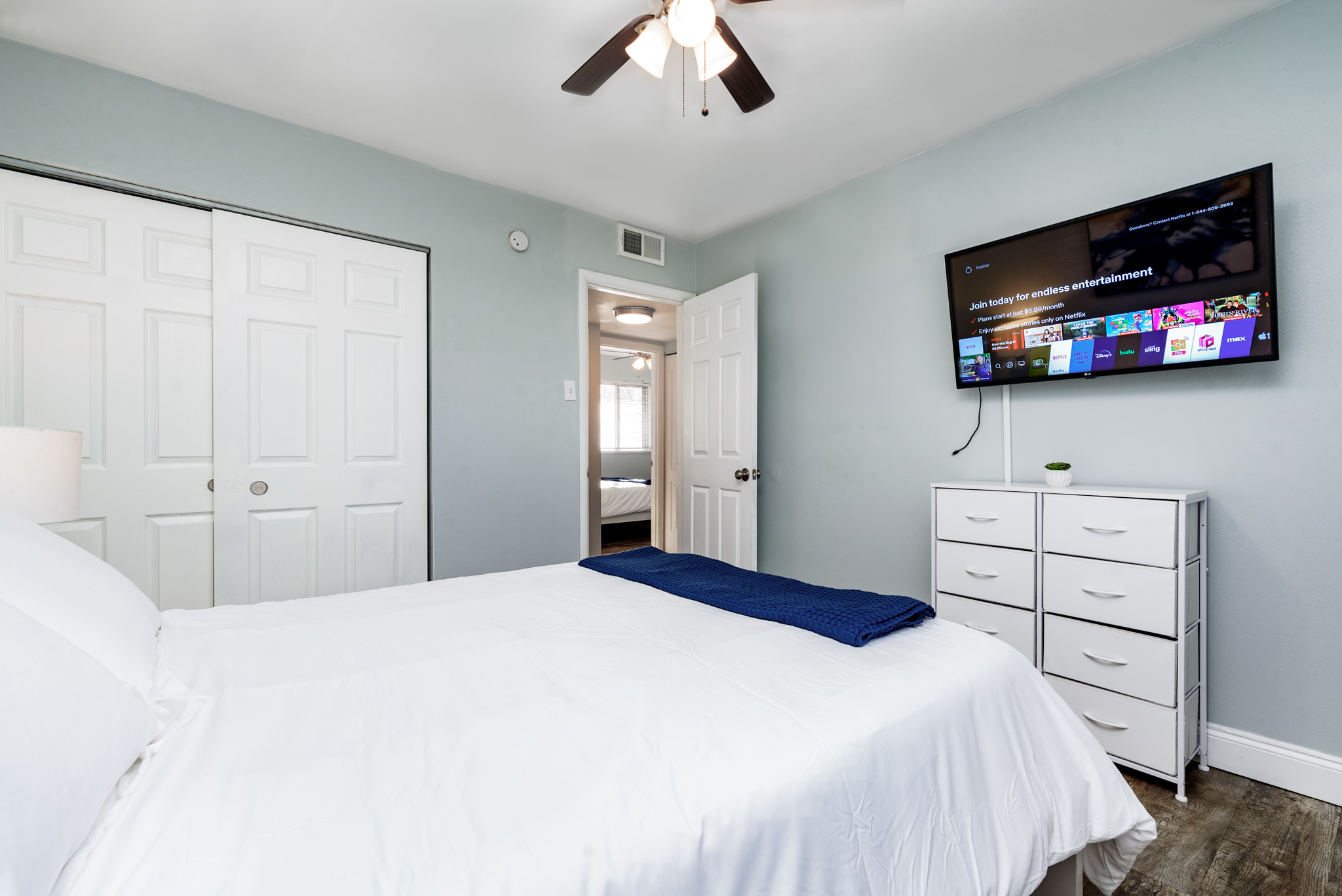 3 Bedrooms Bedrooms, ,1 BathroomBathrooms,Woodford Rentals,For Rent,1172