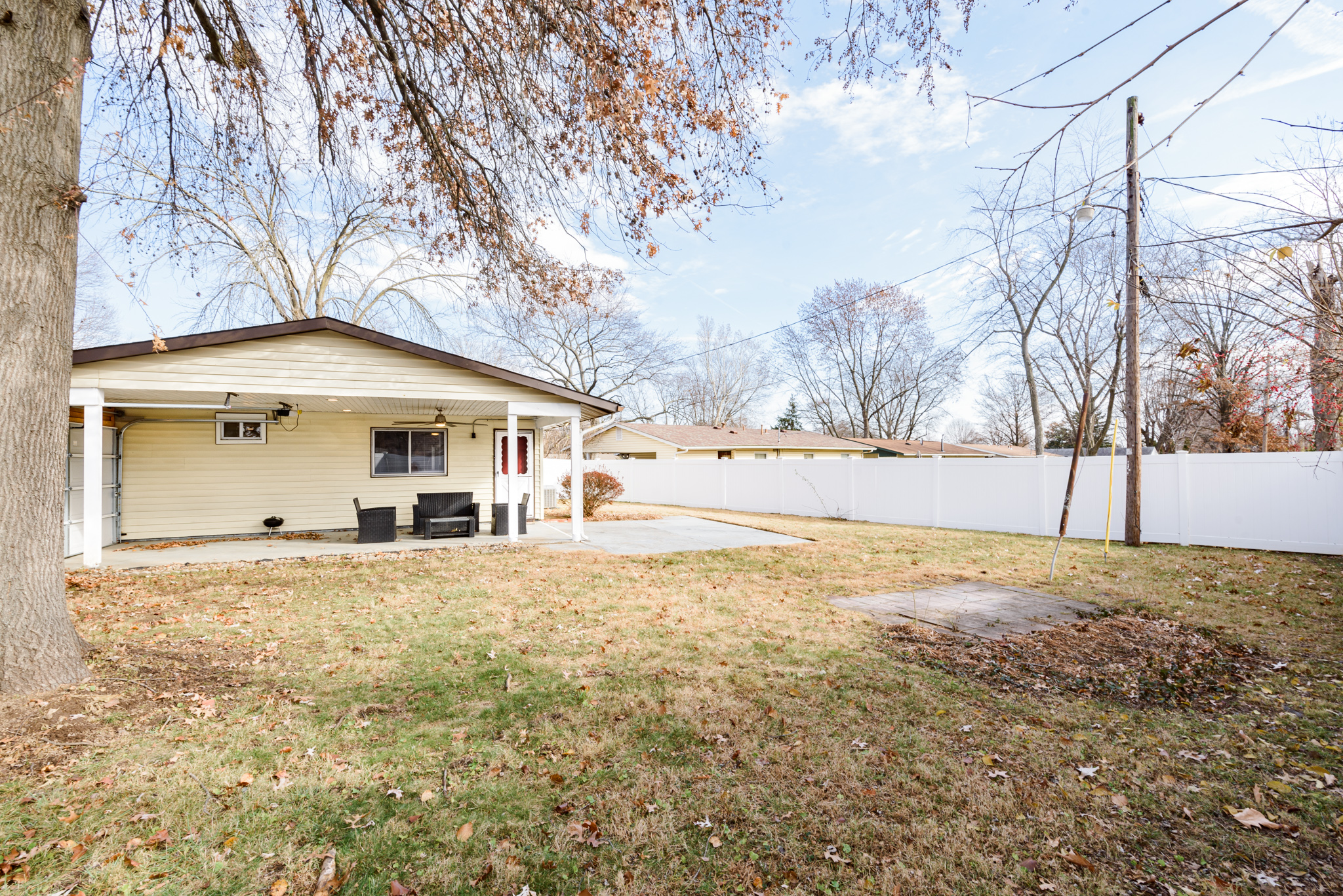 3 Bedrooms Bedrooms, ,1 BathroomBathrooms,Woodford Rentals,For Rent,1172