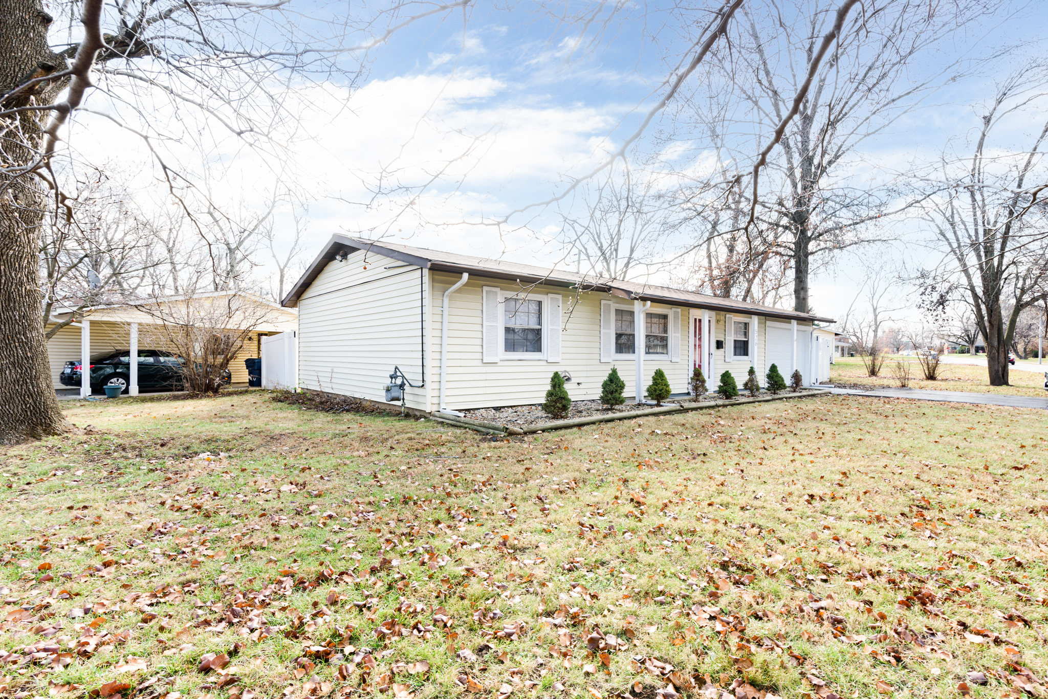 3 Bedrooms Bedrooms, ,1 BathroomBathrooms,Woodford Rentals,For Rent,1172