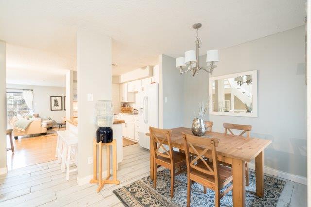 4 Bedrooms Bedrooms, ,2.5 BathroomsBathrooms,Woodford Rentals,For Rent,1208