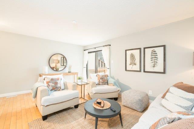 4 Bedrooms Bedrooms, ,2.5 BathroomsBathrooms,Woodford Rentals,For Rent,1208