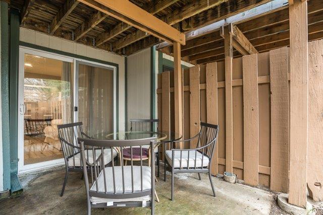 4 Bedrooms Bedrooms, ,2.5 BathroomsBathrooms,Woodford Rentals,For Rent,1208