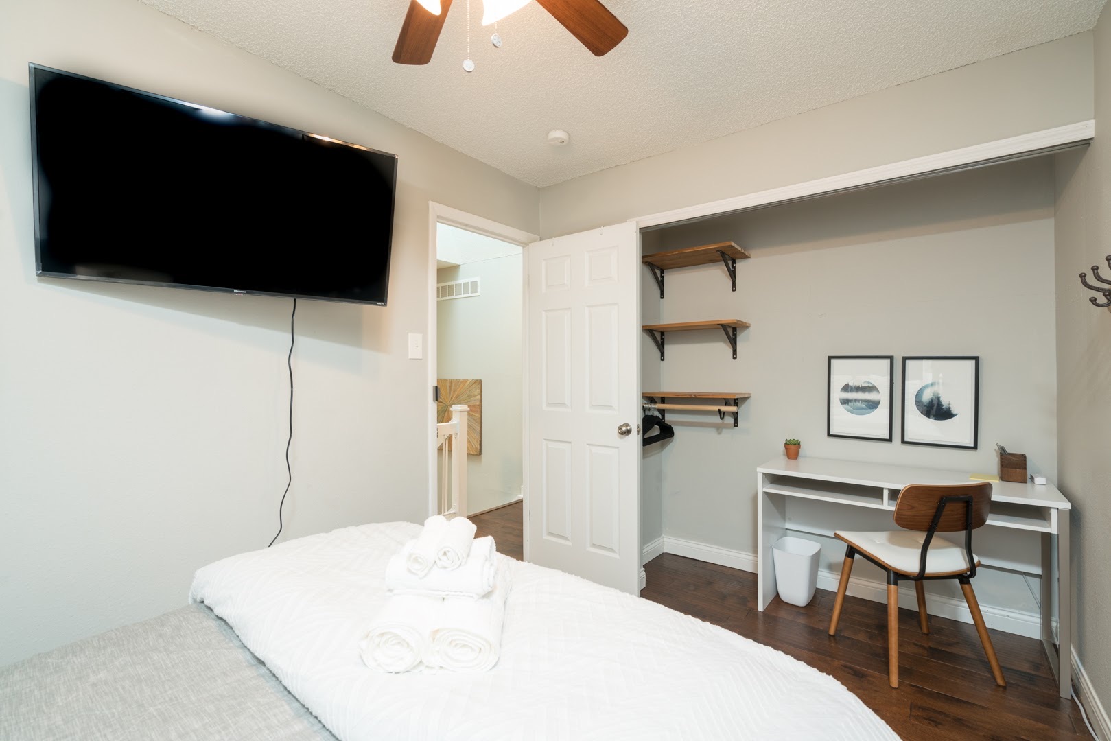 4 Bedrooms Bedrooms, ,2.5 BathroomsBathrooms,Woodford Rentals,For Rent,1208