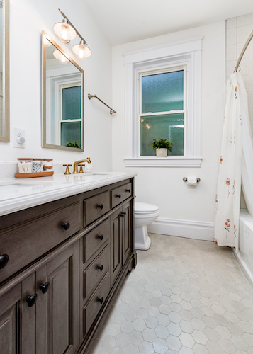 4 Bedrooms Bedrooms, ,1.5 BathroomsBathrooms,Woodford Rentals,For Rent,1274