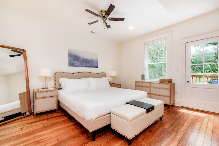 4 Bedrooms Bedrooms, ,1.5 BathroomsBathrooms,Woodford Rentals,For Rent,1274