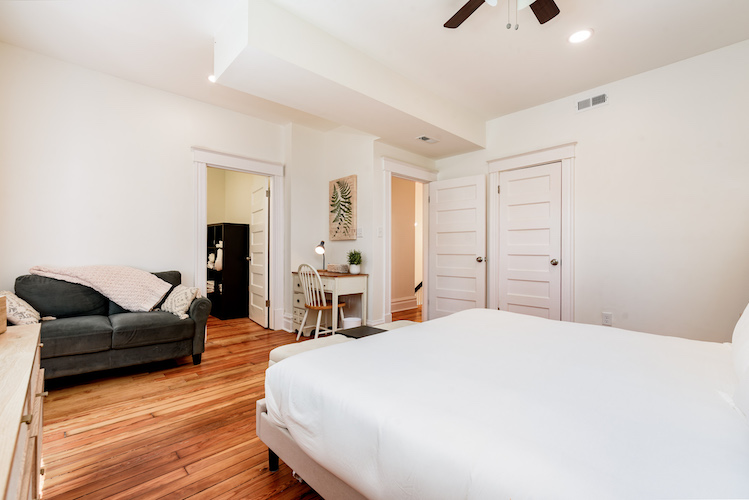 4 Bedrooms Bedrooms, ,1.5 BathroomsBathrooms,Woodford Rentals,For Rent,1274