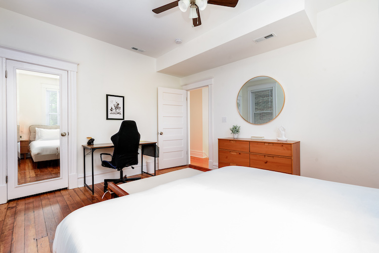 4 Bedrooms Bedrooms, ,1.5 BathroomsBathrooms,Woodford Rentals,For Rent,1274