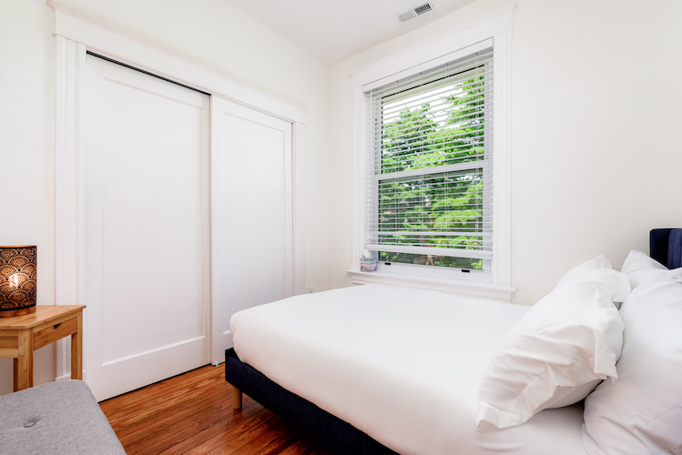 4 Bedrooms Bedrooms, ,1.5 BathroomsBathrooms,Woodford Rentals,For Rent,1274