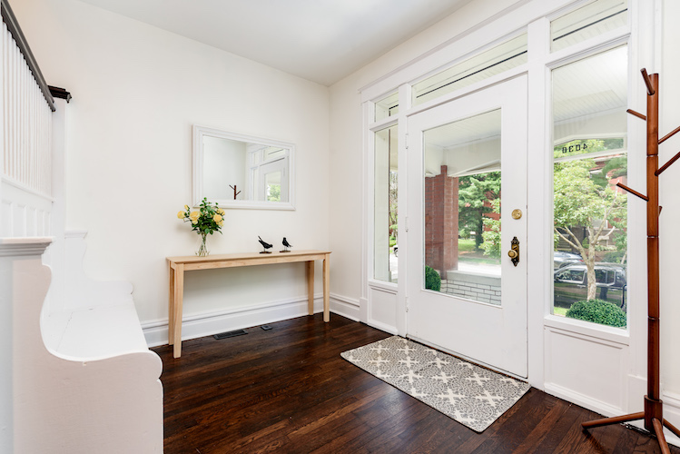 4 Bedrooms Bedrooms, ,1.5 BathroomsBathrooms,Woodford Rentals,For Rent,1274