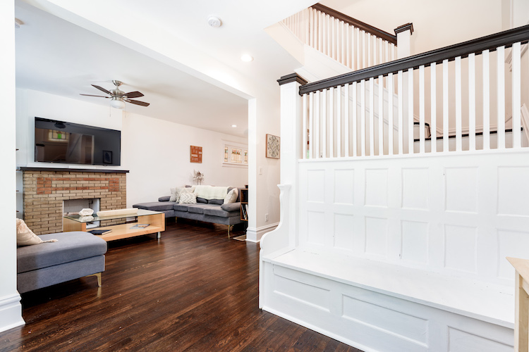 4 Bedrooms Bedrooms, ,1.5 BathroomsBathrooms,Woodford Rentals,For Rent,1274