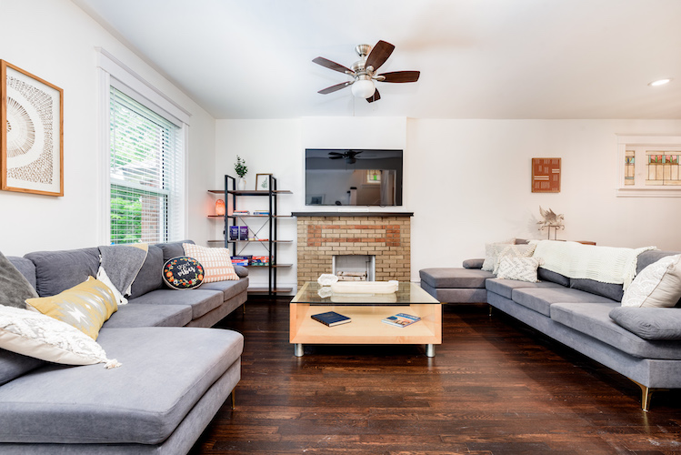 4 Bedrooms Bedrooms, ,1.5 BathroomsBathrooms,Woodford Rentals,For Rent,1274