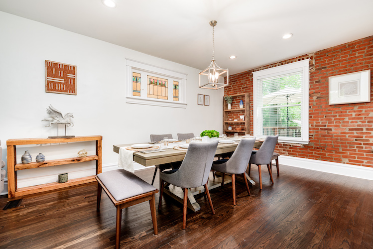4 Bedrooms Bedrooms, ,1.5 BathroomsBathrooms,Woodford Rentals,For Rent,1274