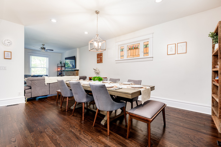 4 Bedrooms Bedrooms, ,1.5 BathroomsBathrooms,Woodford Rentals,For Rent,1274