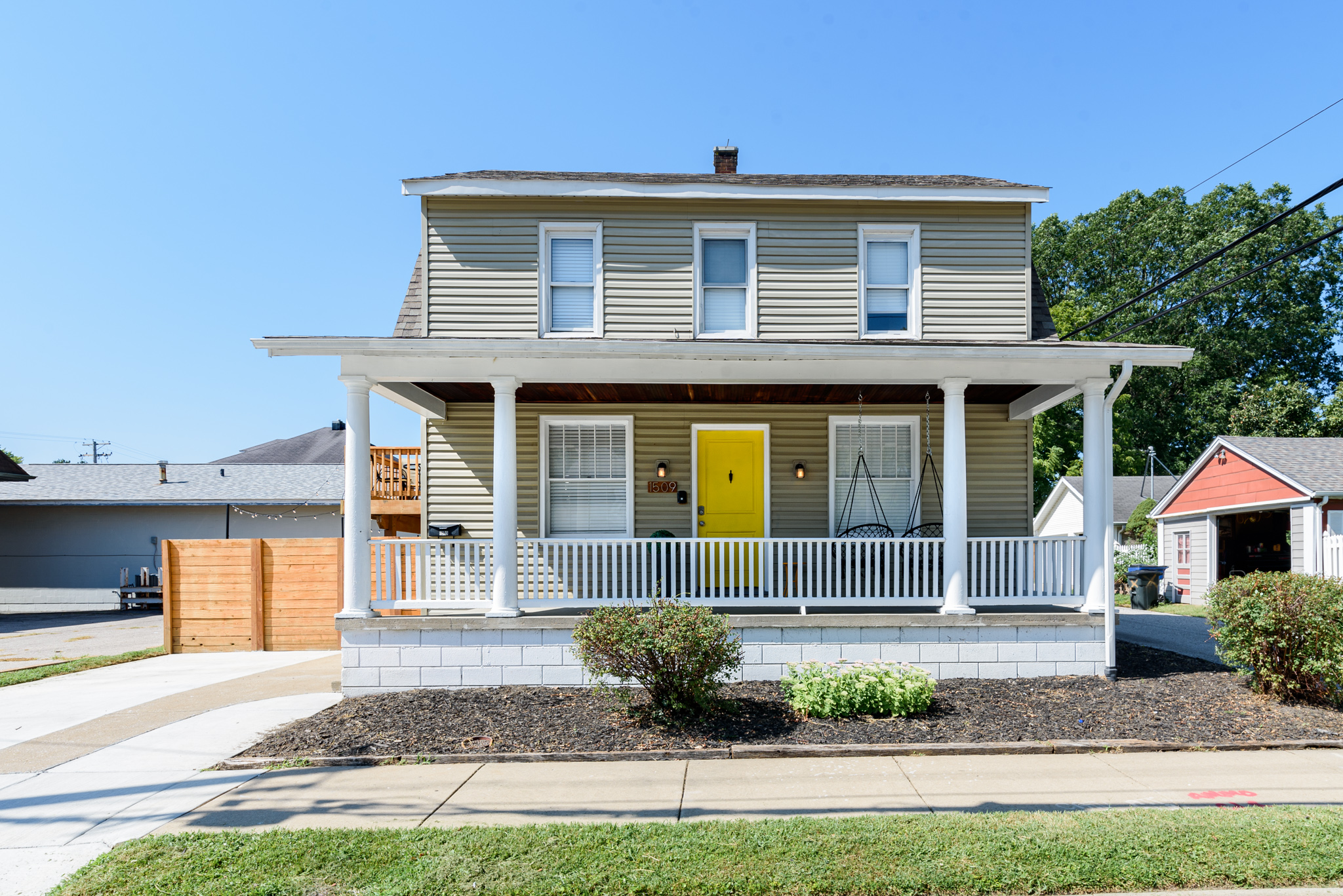 4 Bedrooms Bedrooms, ,2 BathroomsBathrooms,Woodford Rentals,For Rent,1290