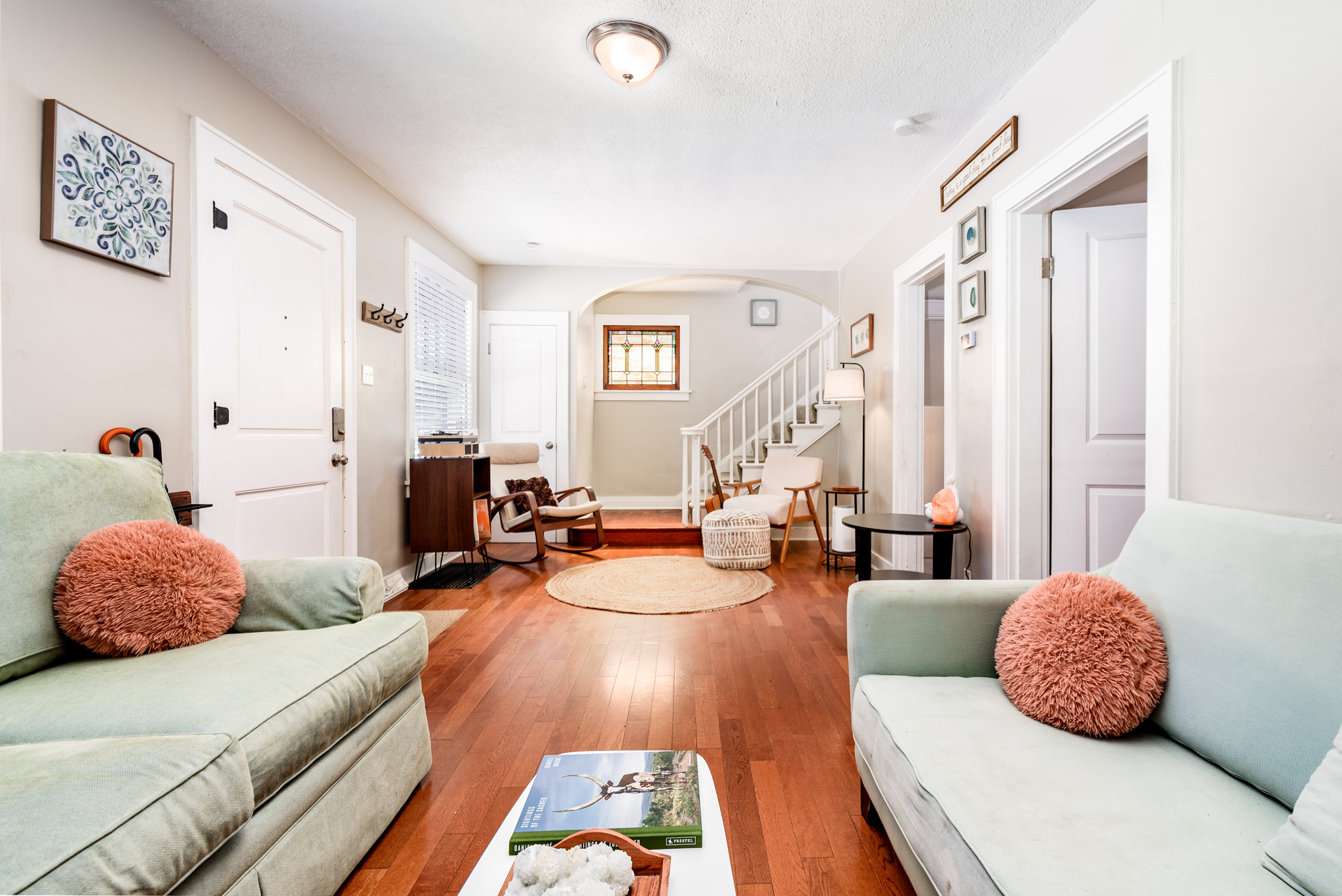 4 Bedrooms Bedrooms, ,2 BathroomsBathrooms,Woodford Rentals,For Rent,1290