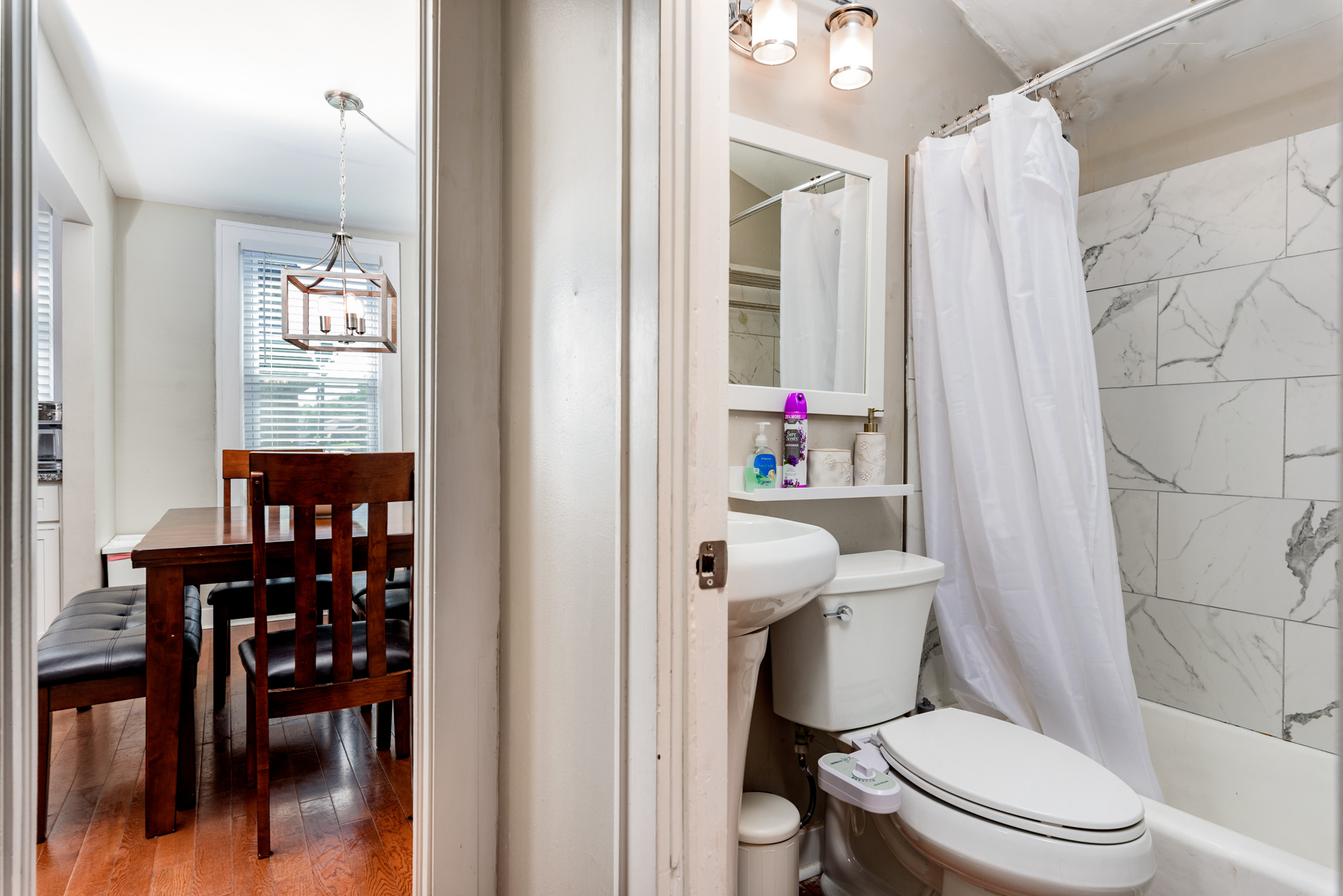 4 Bedrooms Bedrooms, ,2 BathroomsBathrooms,Woodford Rentals,For Rent,1290