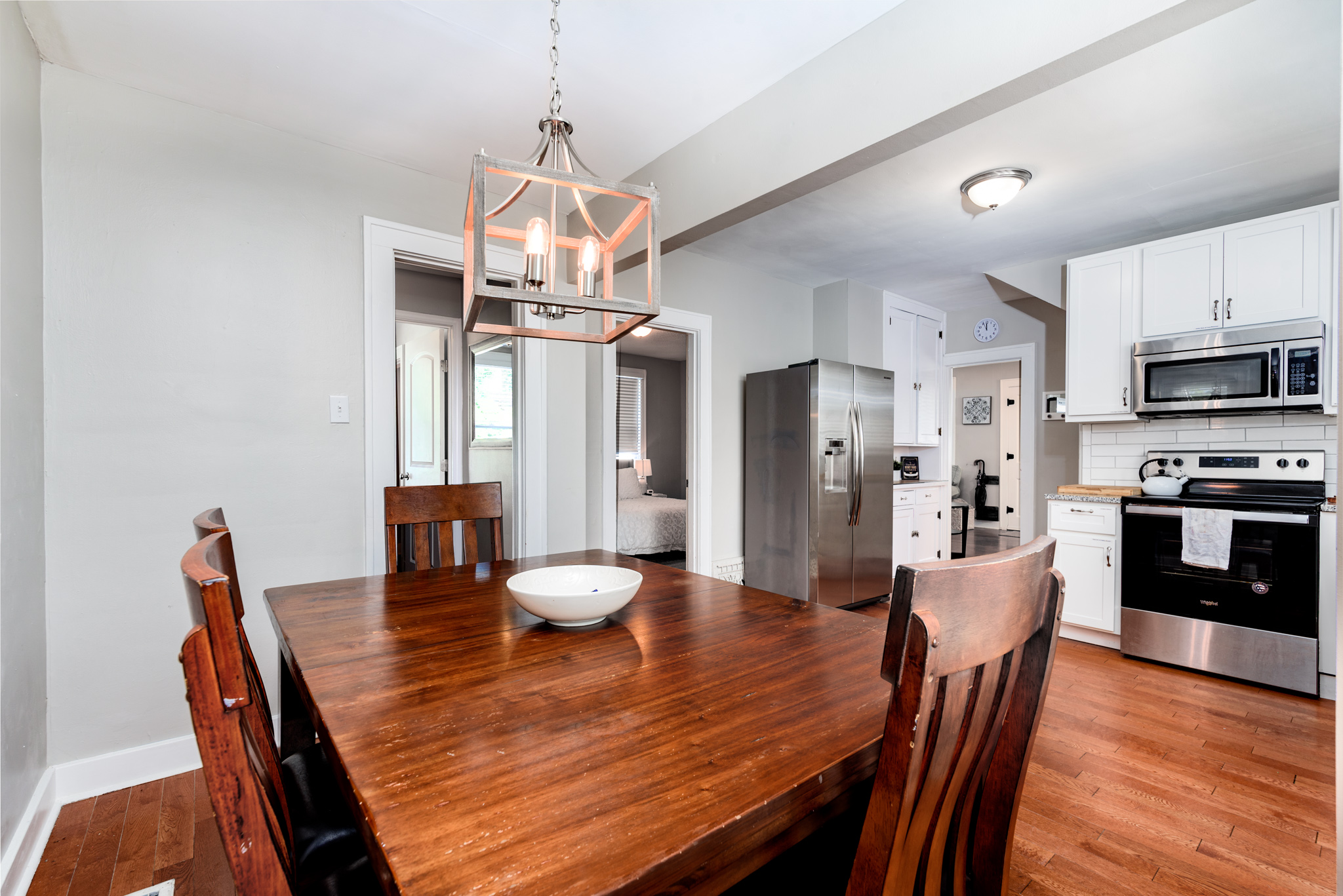 4 Bedrooms Bedrooms, ,2 BathroomsBathrooms,Woodford Rentals,For Rent,1290