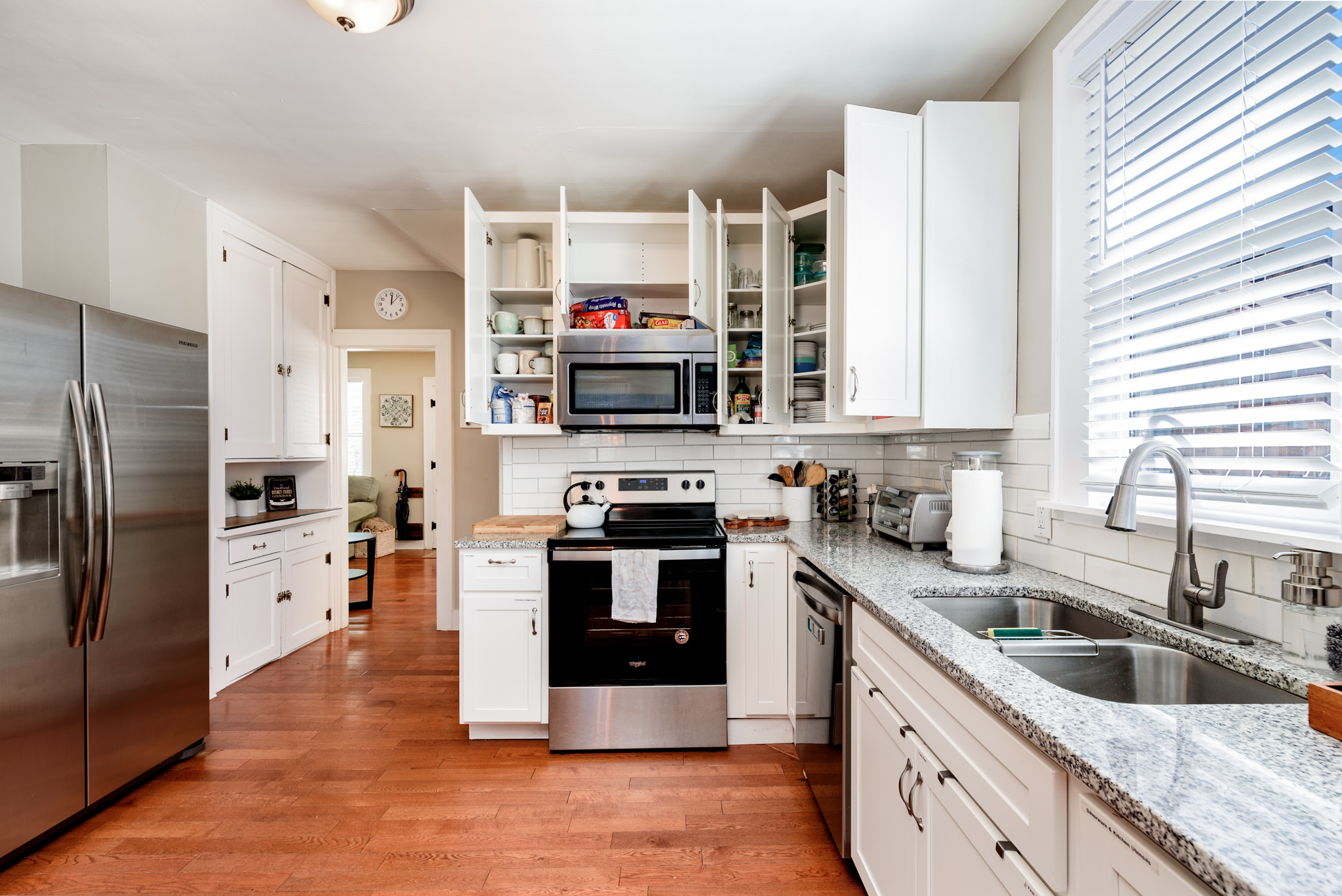 4 Bedrooms Bedrooms, ,2 BathroomsBathrooms,Woodford Rentals,For Rent,1290