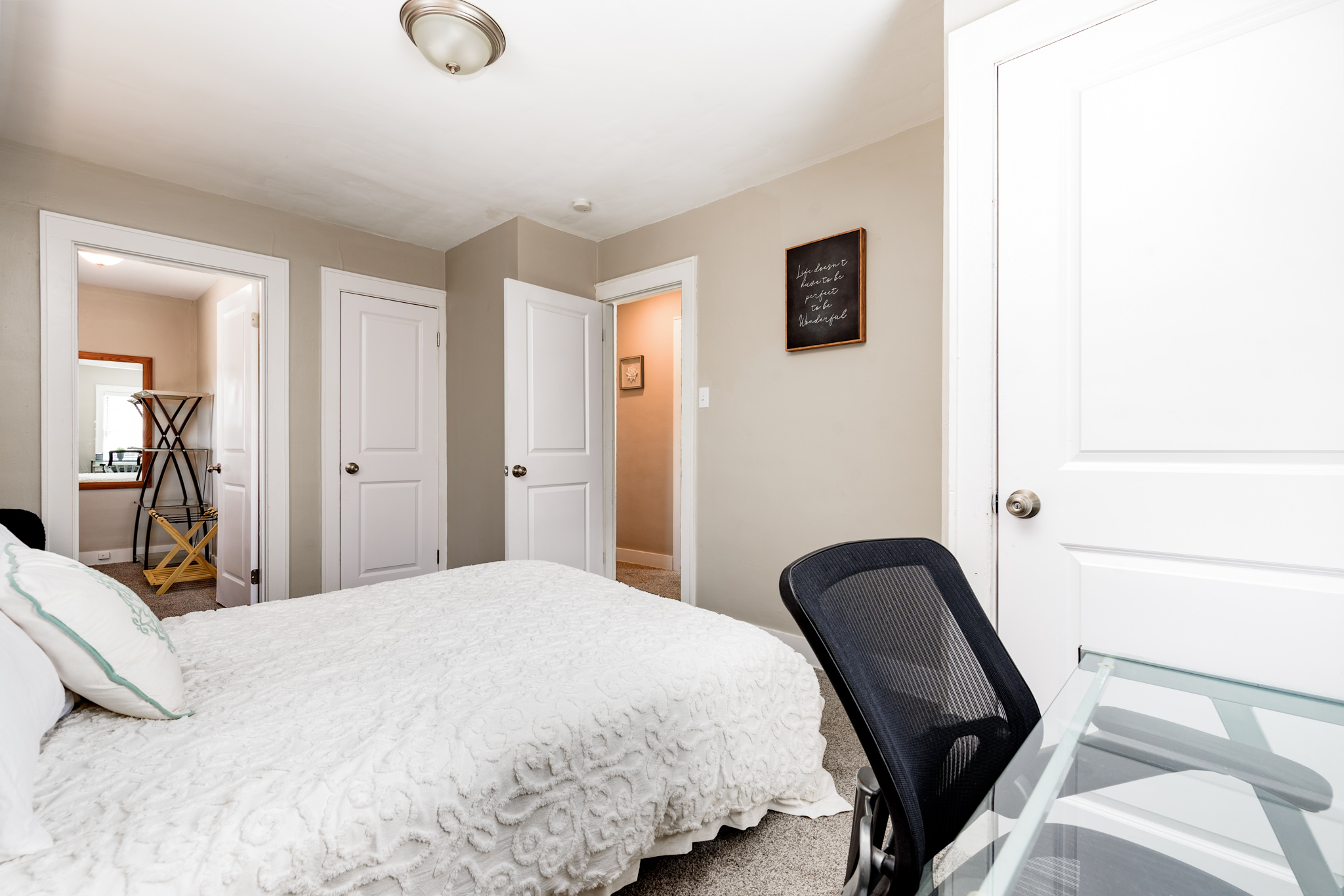 4 Bedrooms Bedrooms, ,2 BathroomsBathrooms,Woodford Rentals,For Rent,1290