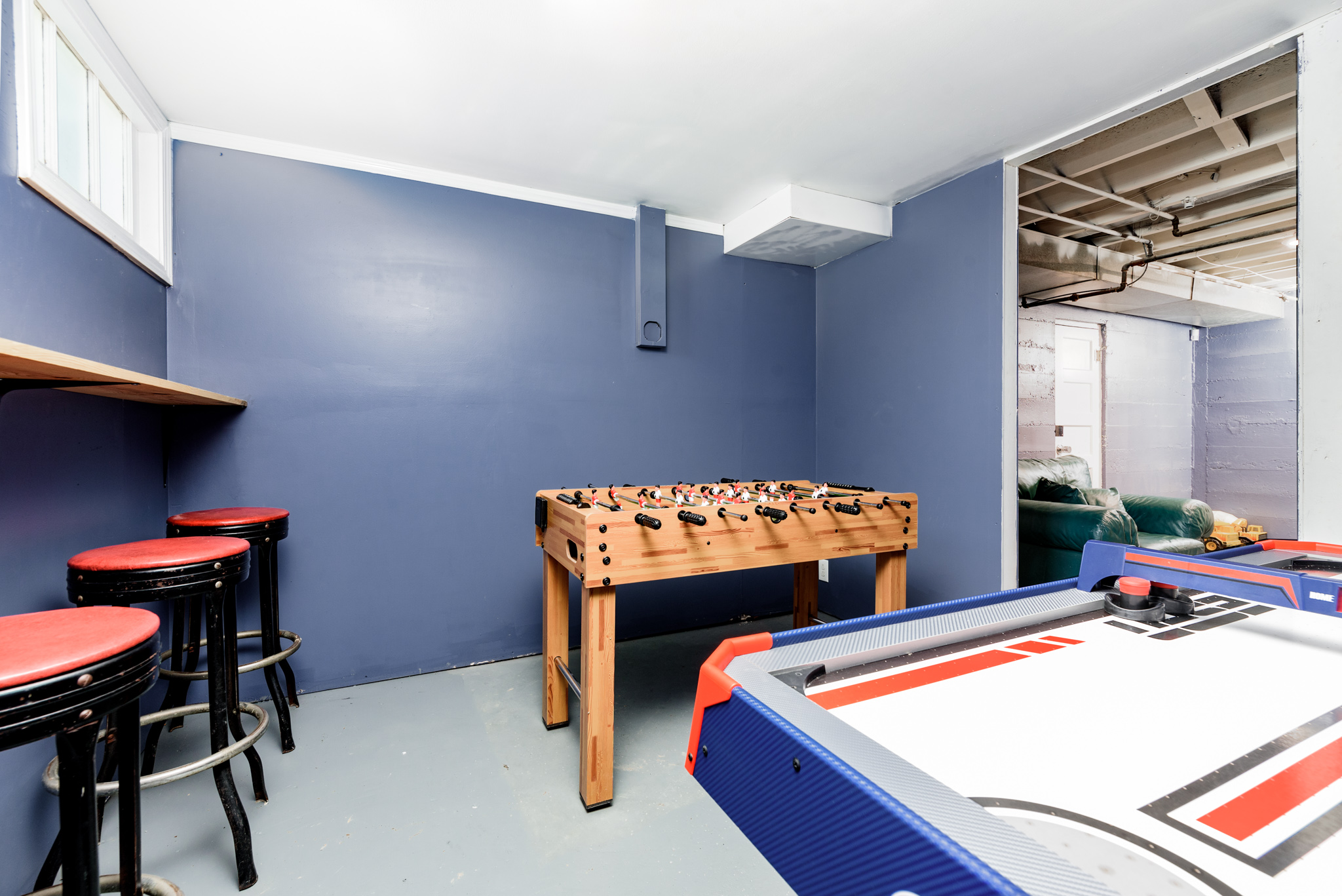 4 Bedrooms Bedrooms, ,2 BathroomsBathrooms,Woodford Rentals,For Rent,1290