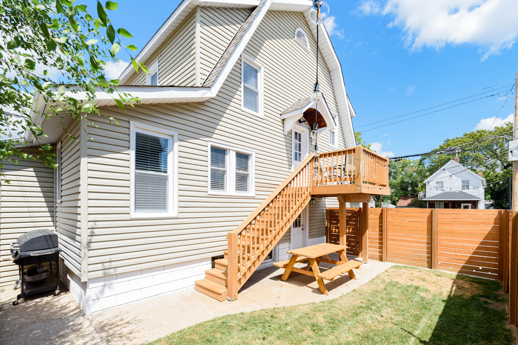 4 Bedrooms Bedrooms, ,2 BathroomsBathrooms,Woodford Rentals,For Rent,1290