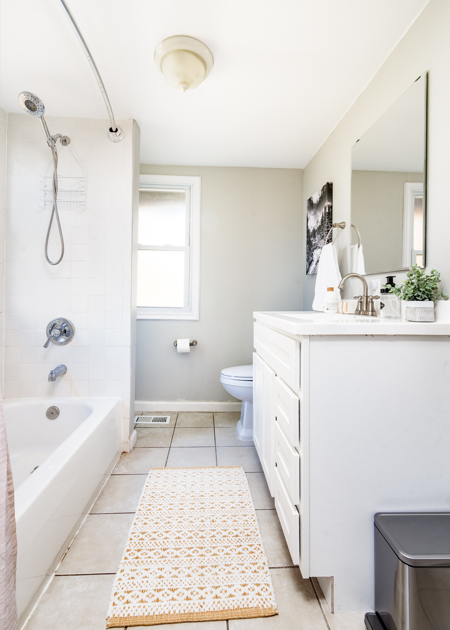 3 Bedrooms Bedrooms, ,1 BathroomBathrooms,Woodford Rentals,For Rent,1291