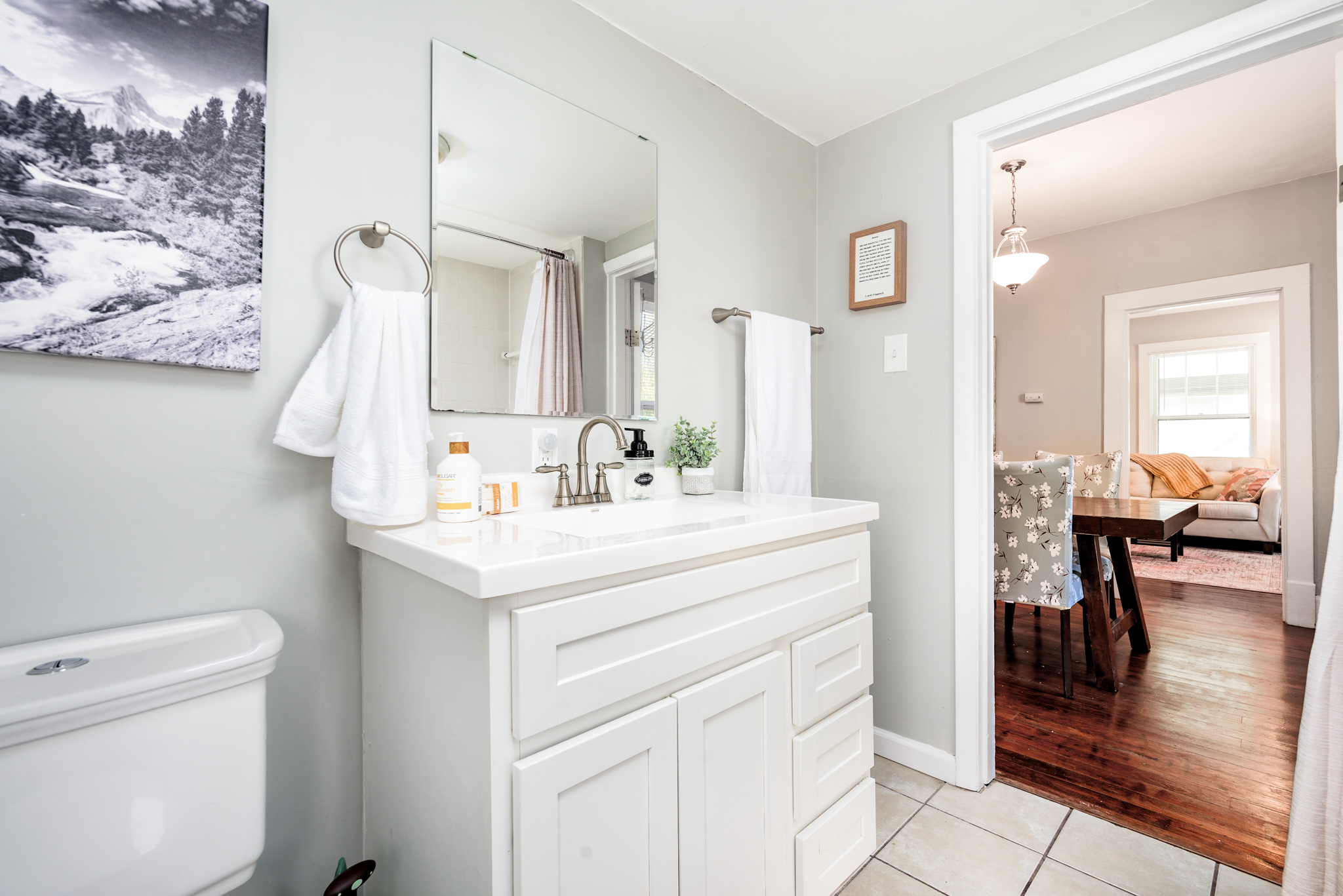 3 Bedrooms Bedrooms, ,1 BathroomBathrooms,Woodford Rentals,For Rent,1291