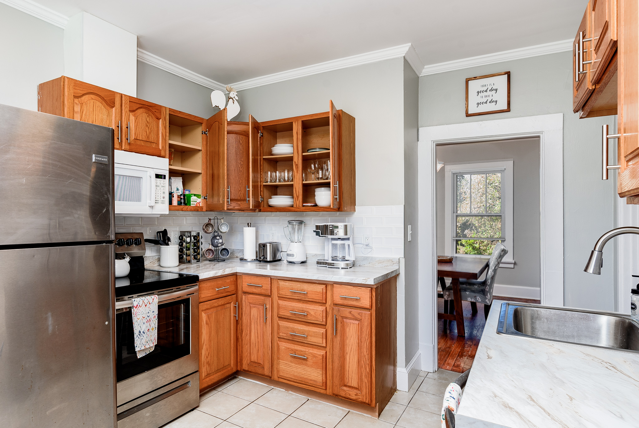3 Bedrooms Bedrooms, ,1 BathroomBathrooms,Woodford Rentals,For Rent,1291