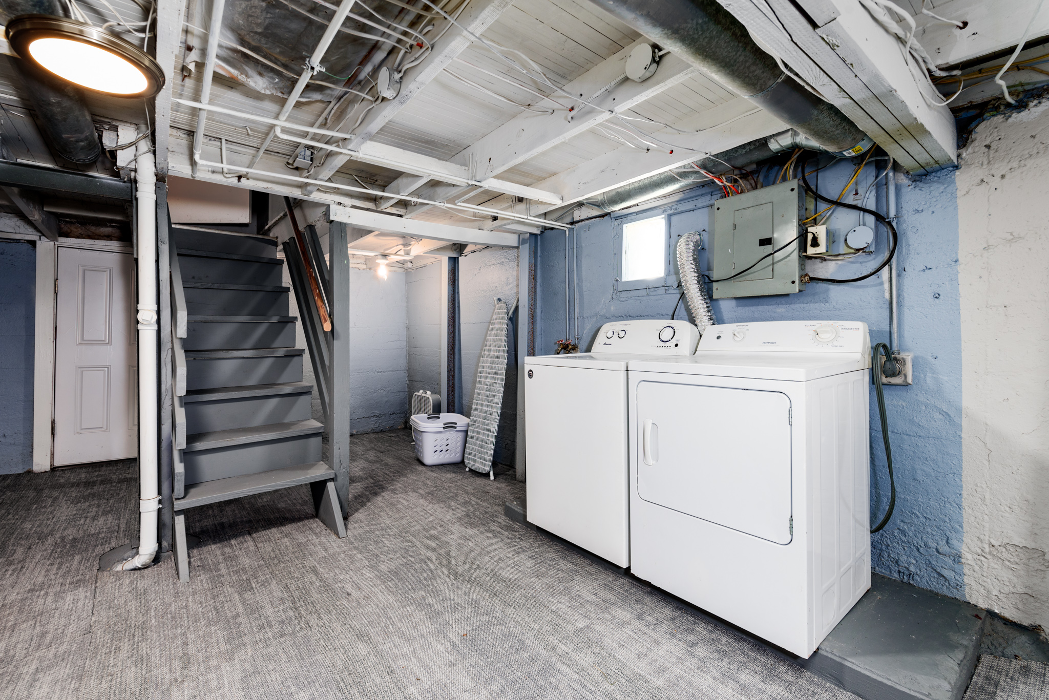 3 Bedrooms Bedrooms, ,1 BathroomBathrooms,Woodford Rentals,For Rent,1291