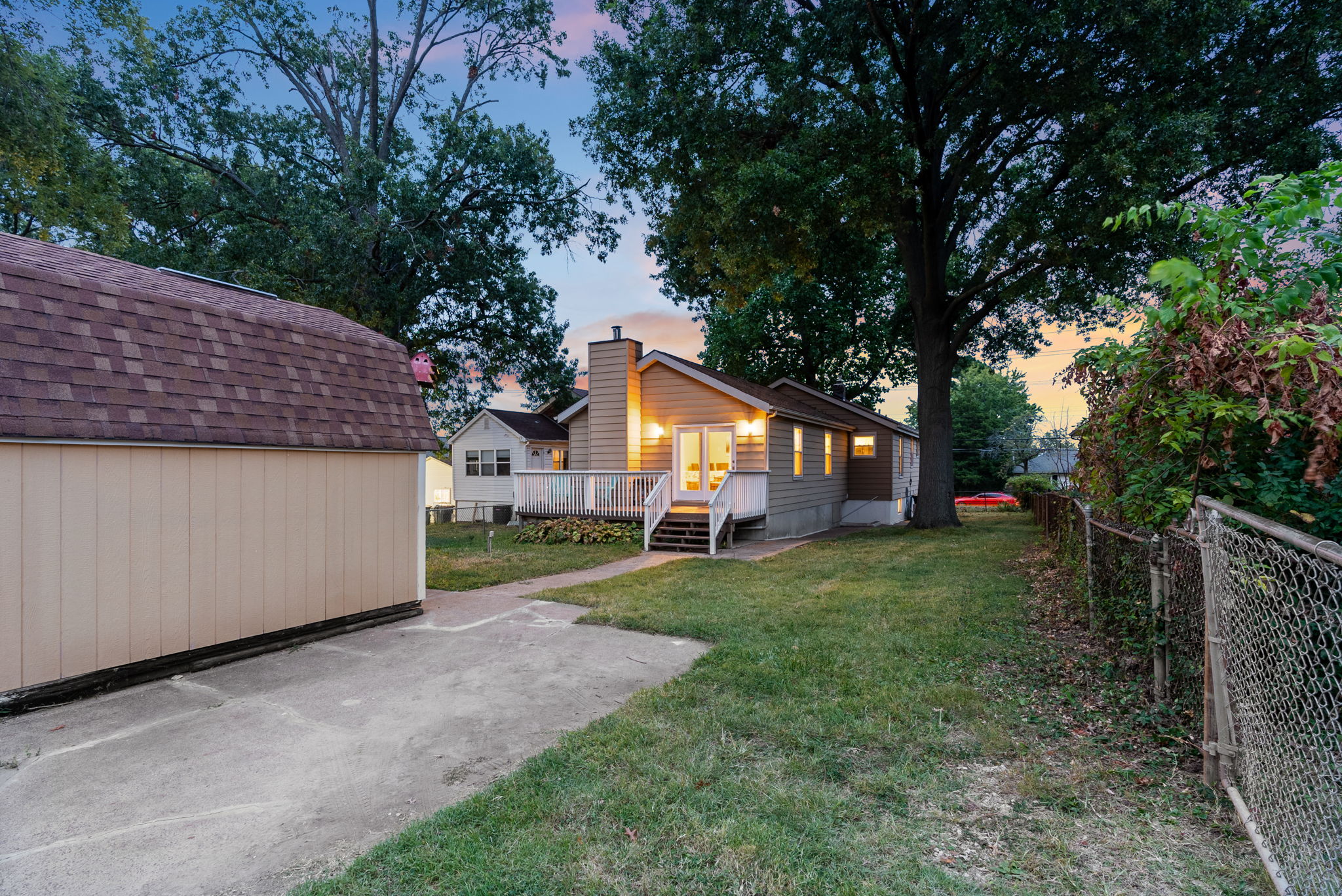 3 Bedrooms Bedrooms, ,2 BathroomsBathrooms,Woodford Rentals,For Rent,1292