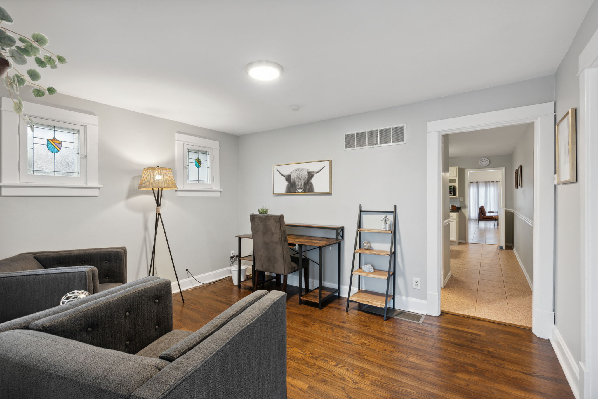 3 Bedrooms Bedrooms, ,2 BathroomsBathrooms,Woodford Rentals,For Rent,1292