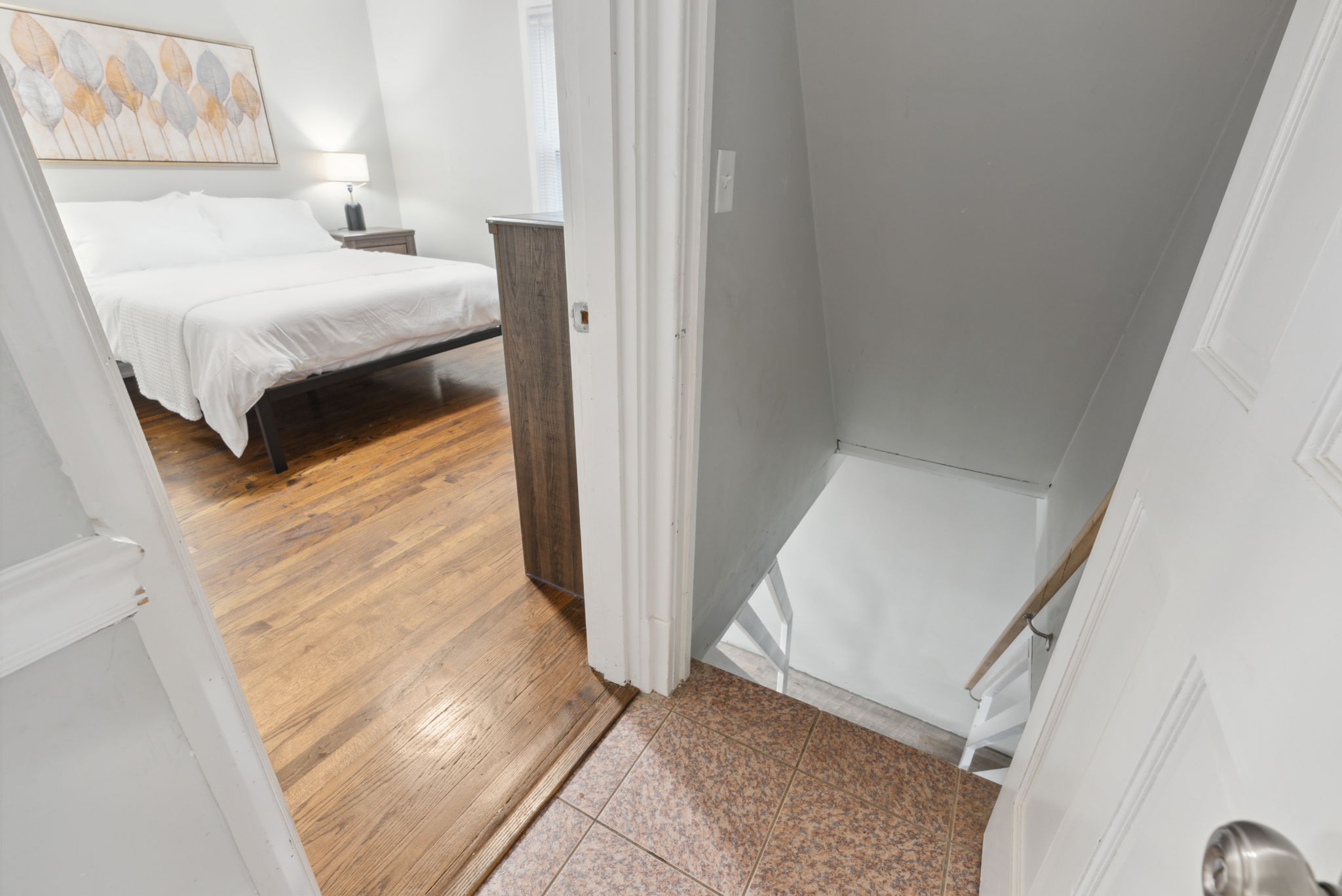 3 Bedrooms Bedrooms, ,2 BathroomsBathrooms,Woodford Rentals,For Rent,1292