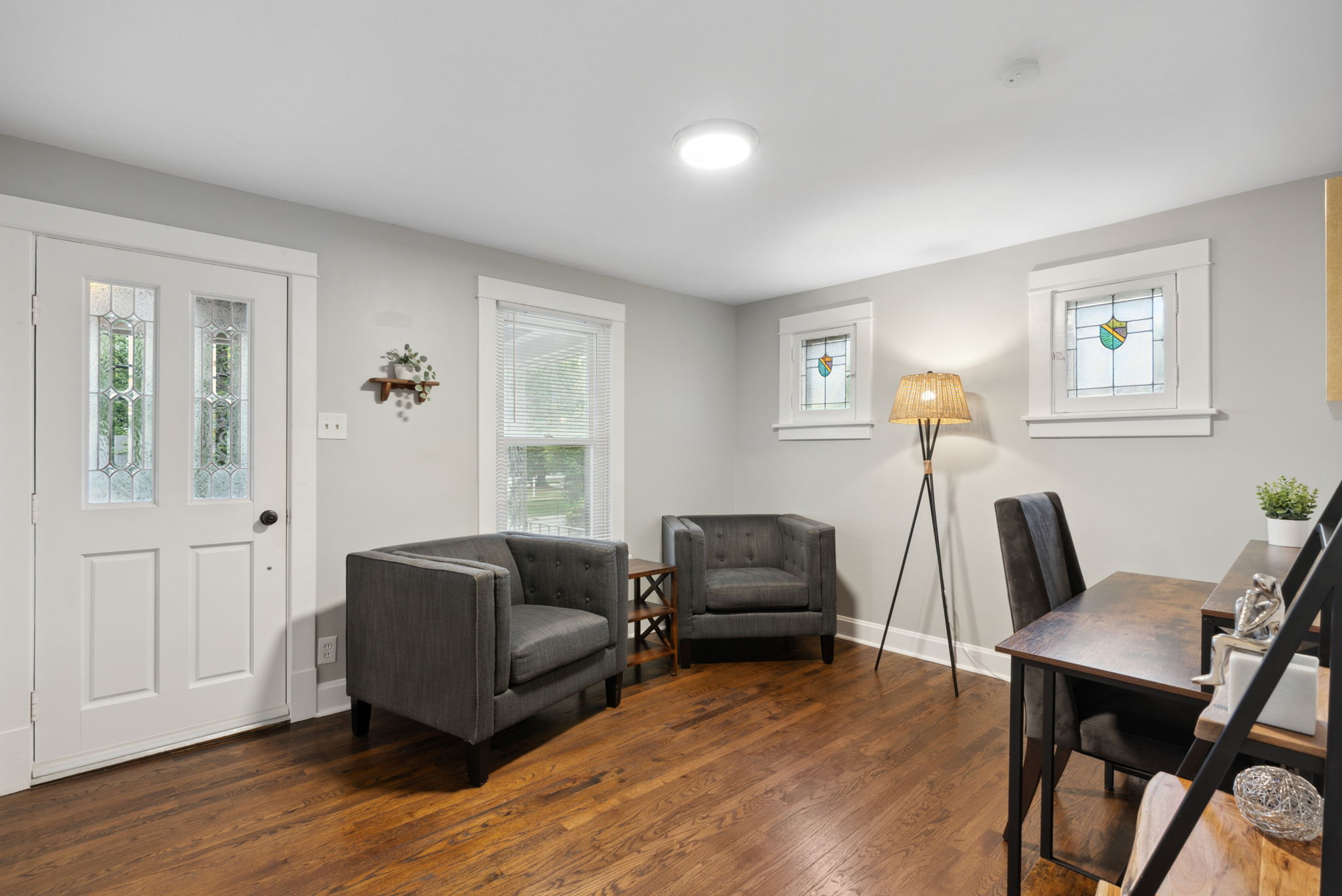 3 Bedrooms Bedrooms, ,2 BathroomsBathrooms,Woodford Rentals,For Rent,1292