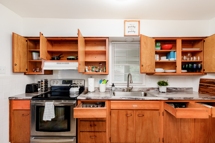 3 Bedrooms Bedrooms, ,1.5 BathroomsBathrooms,Woodford Rentals,For Rent,1299