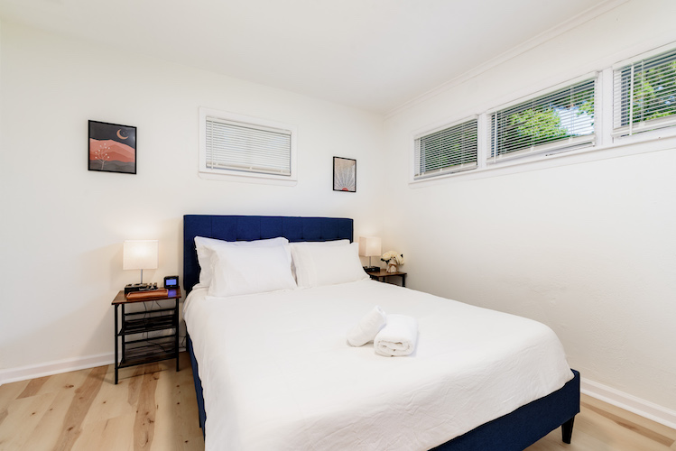 3 Bedrooms Bedrooms, ,1.5 BathroomsBathrooms,Woodford Rentals,For Rent,1299