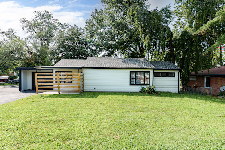 3 Bedrooms Bedrooms, ,1.5 BathroomsBathrooms,Woodford Rentals,For Rent,1299