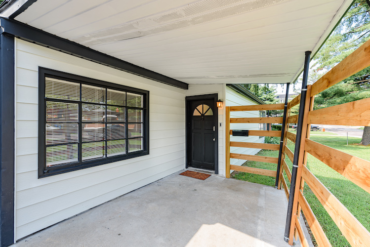 3 Bedrooms Bedrooms, ,1.5 BathroomsBathrooms,Woodford Rentals,For Rent,1299