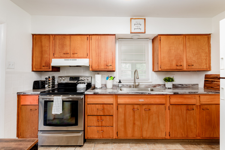 3 Bedrooms Bedrooms, ,1.5 BathroomsBathrooms,Woodford Rentals,For Rent,1299