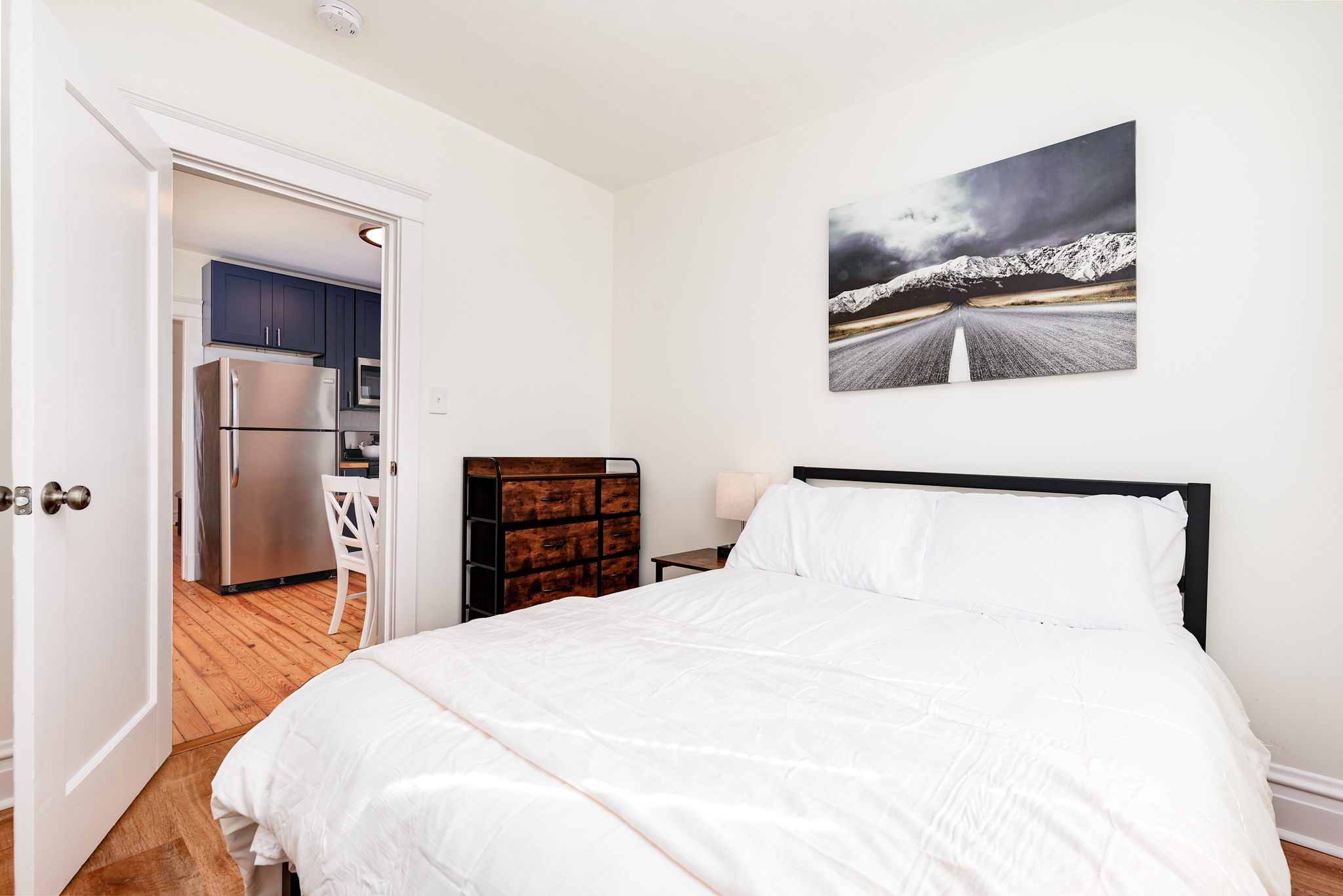 3 Bedrooms Bedrooms, ,2 BathroomsBathrooms,Woodford Rentals,For Rent,1300