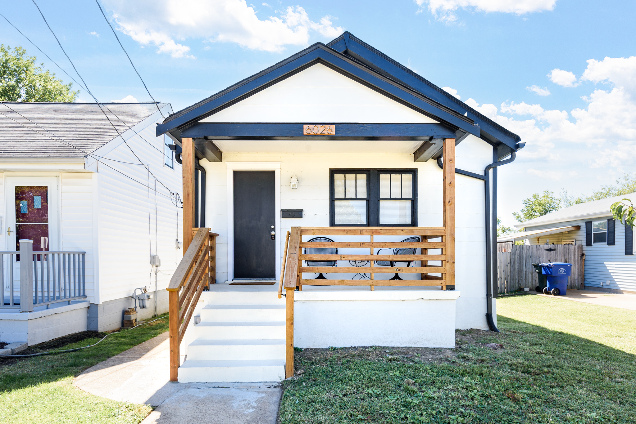 3 Bedrooms Bedrooms, ,2 BathroomsBathrooms,Woodford Rentals,For Rent,1300