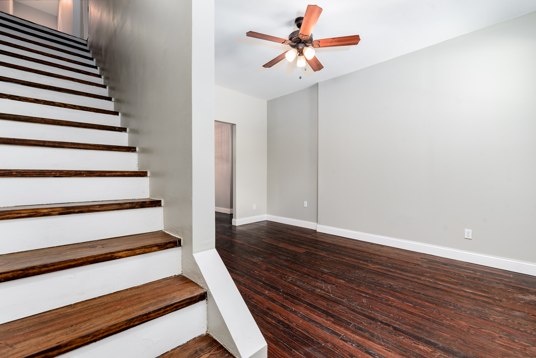 3 Bedrooms Bedrooms, ,2 BathroomsBathrooms,Woodford Rentals,For Rent,1302