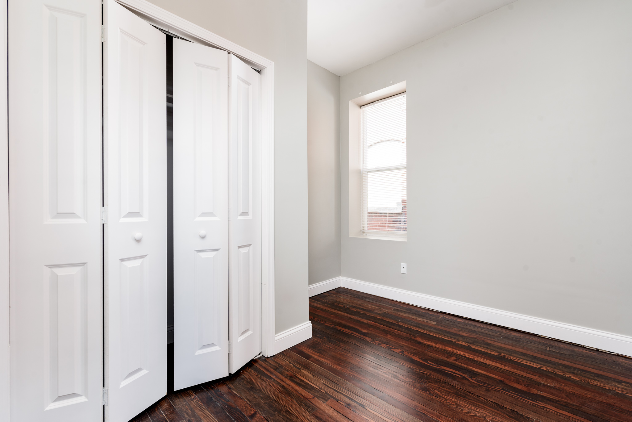 3 Bedrooms Bedrooms, ,2 BathroomsBathrooms,Woodford Rentals,For Rent,1302