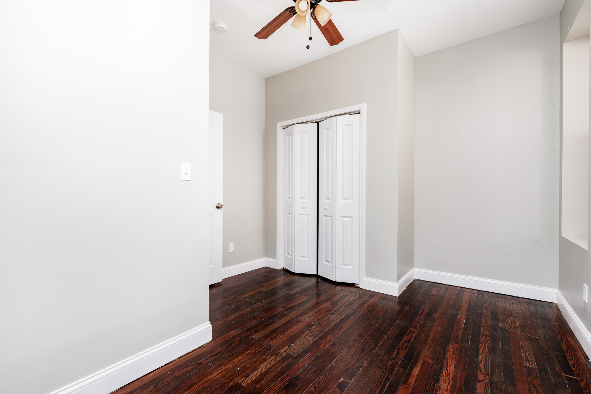 3 Bedrooms Bedrooms, ,2 BathroomsBathrooms,Woodford Rentals,For Rent,1302