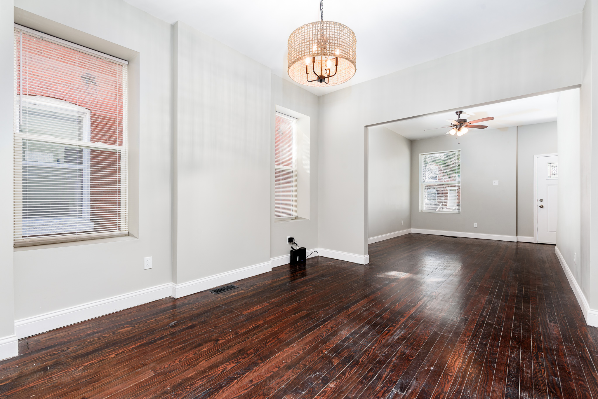 3 Bedrooms Bedrooms, ,2 BathroomsBathrooms,Woodford Rentals,For Rent,1302